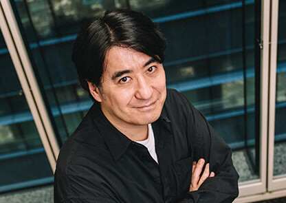 佐久間宣行が今、世界で最も愛されるSF作家アンディ・ウィアー(映画『プロジェクト・ヘイル・メアリー』原作)の小説を語る